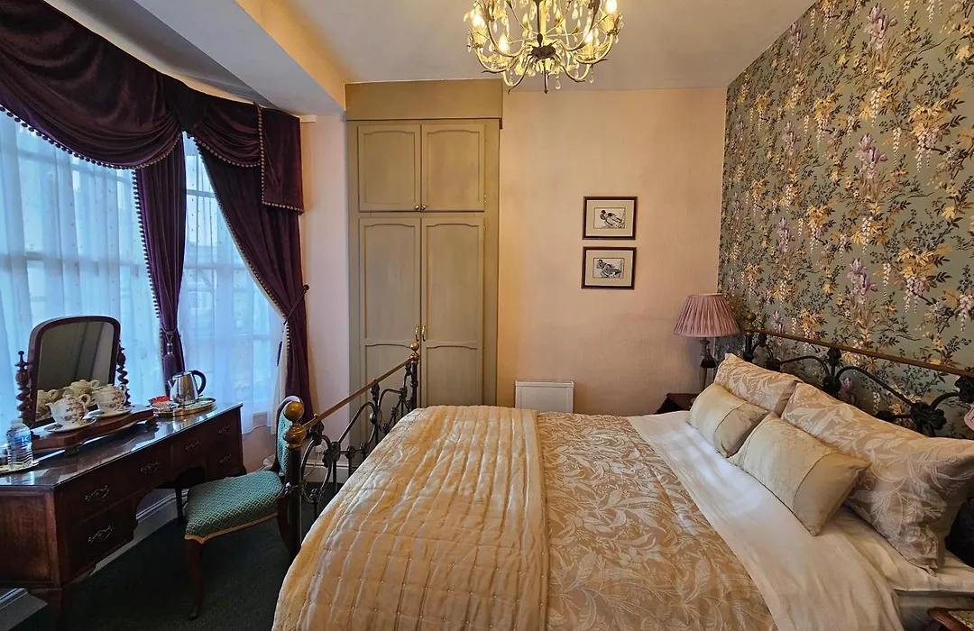 Mostyn House-1