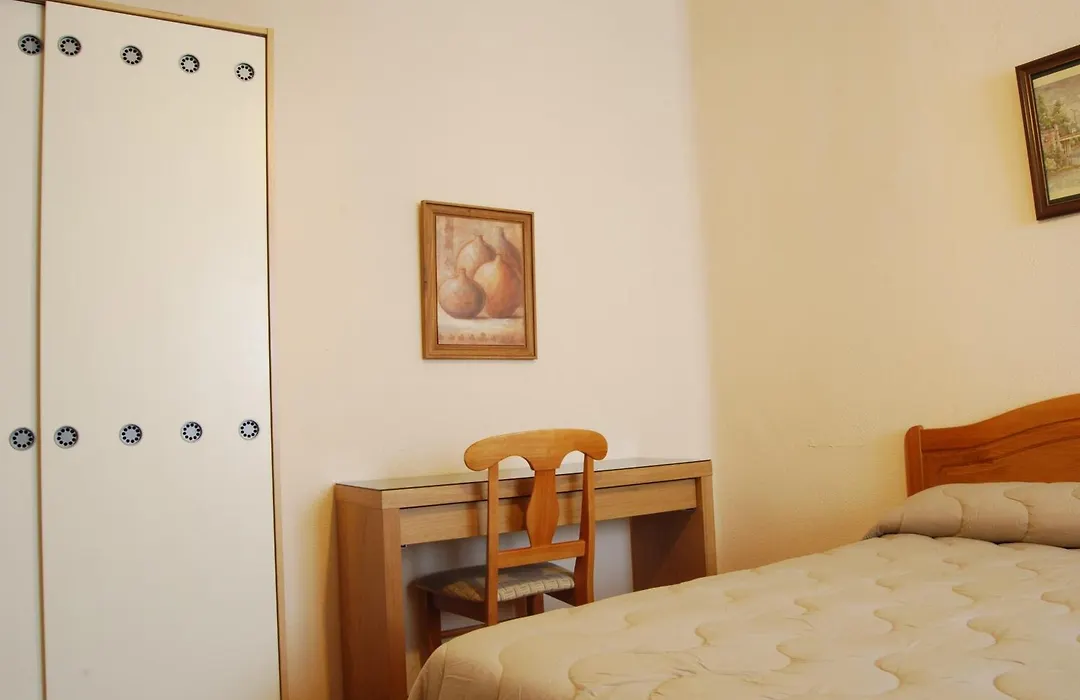 Hostal America-1