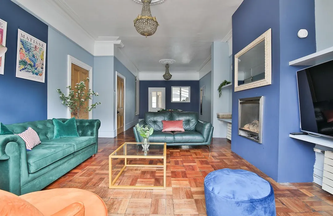 Elegant Victorian Home With Pool Table & Parking-1