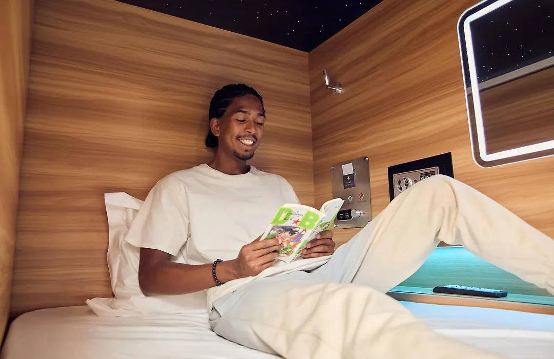 Capsule Hotel-1