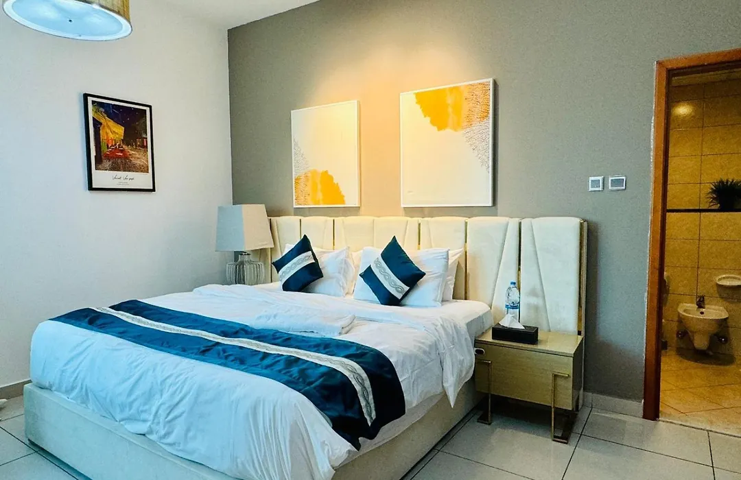 Private Rooms In 3 Bedroom Apartment Skynest Homes Marina Pinnacle-1