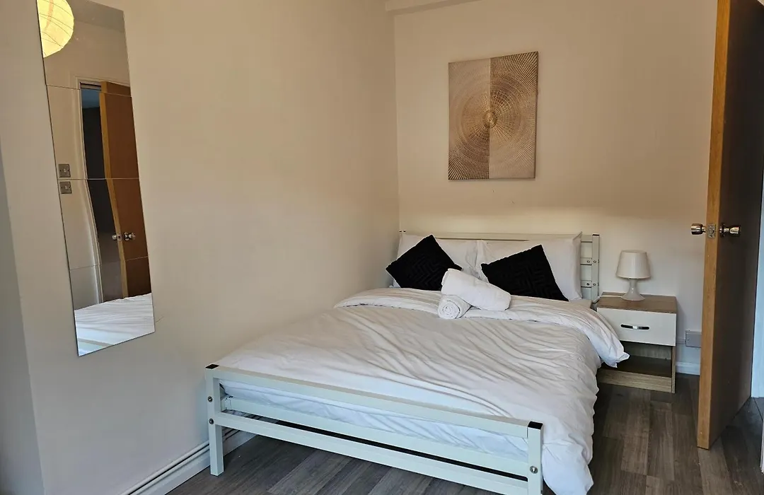 London E1 Stay-1