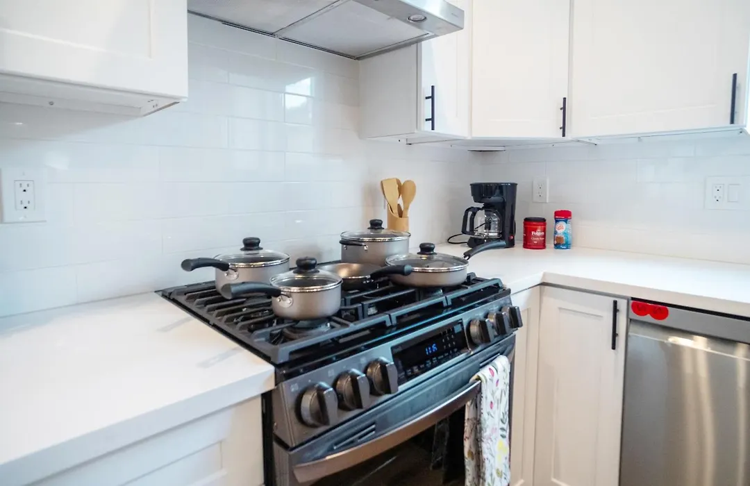 Stylish & Cozy Retreat Near Usc & Downtown La-1