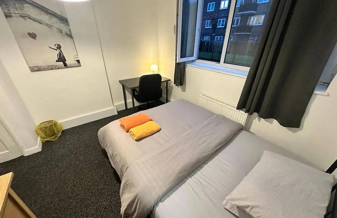 Shoreditch Rooms R1-1
