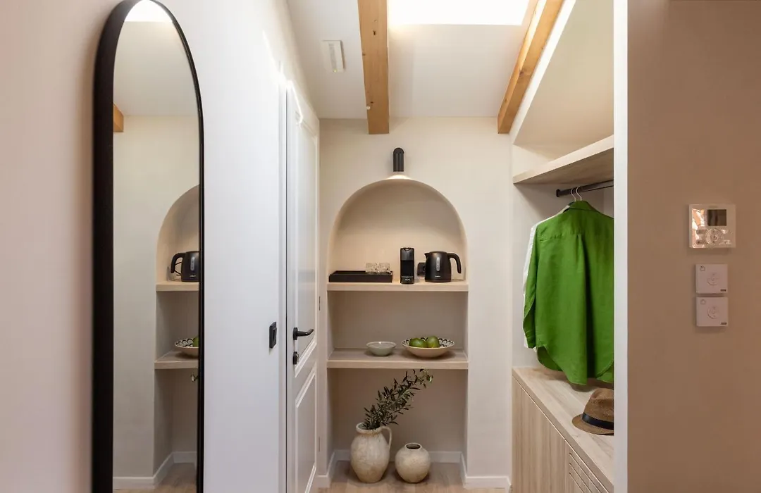 Old Town Olive Luxury Room For 3-1
