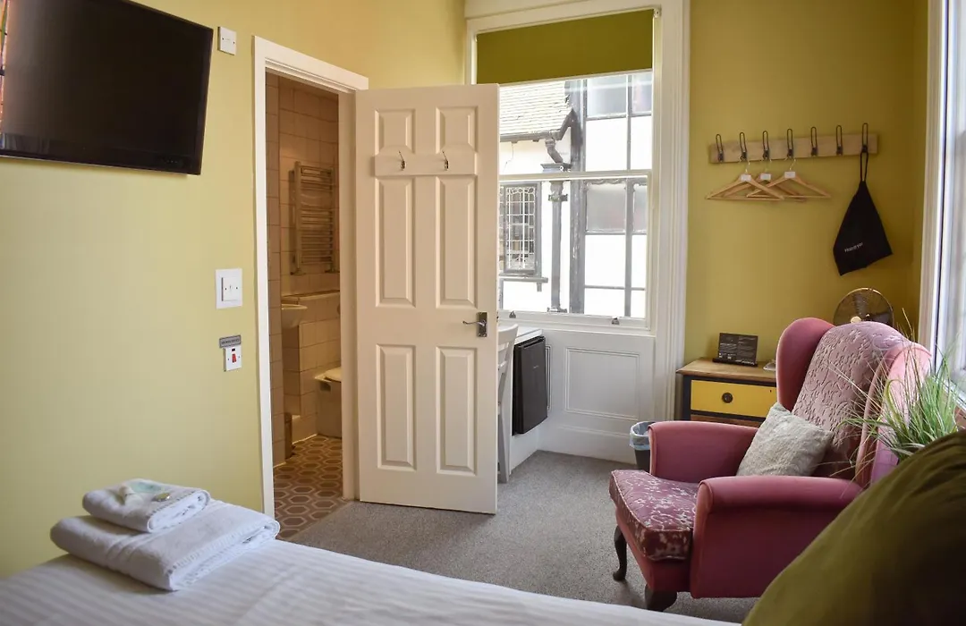 Grosvenor Place Guest House-1