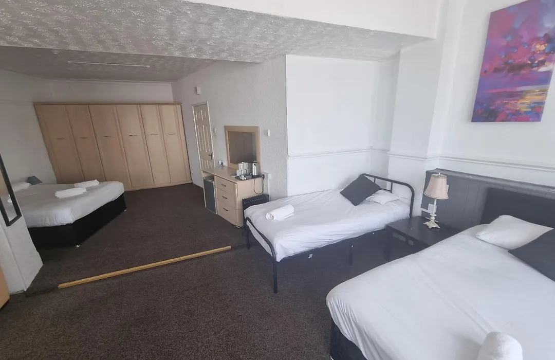 Henson Hotel Pleasure Beach-1