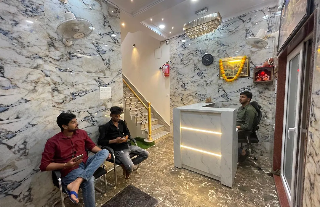Kashi Ganga Ghat Guest House Near Kashi Vishwanath Temple-1