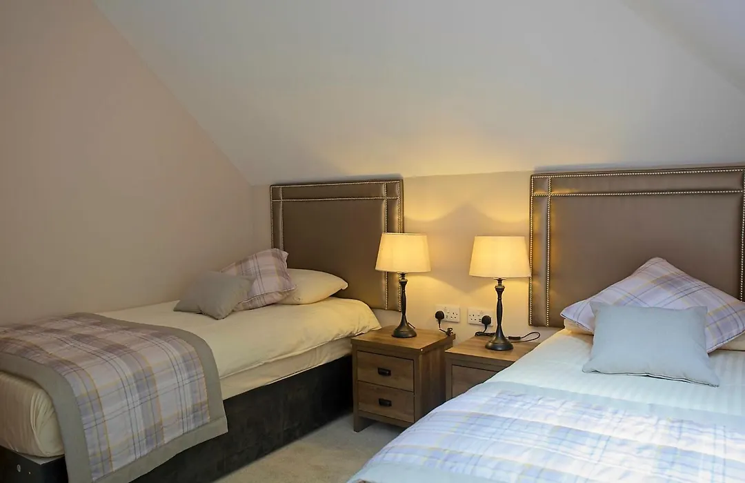 Lochiel Villa Guest House-1