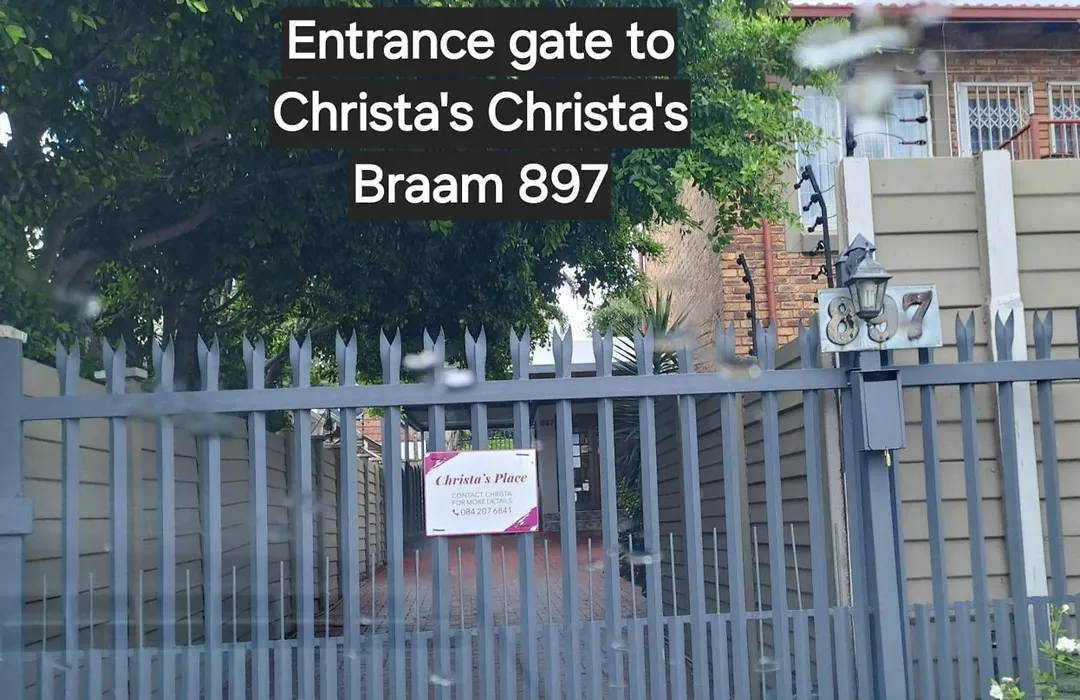 Christa'S Place 897-1