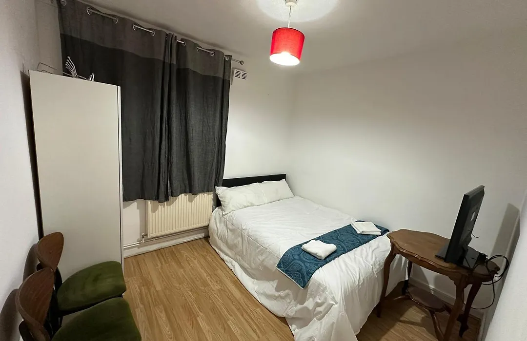 Comfortable Ensuite & Budget Rooms In East London-1