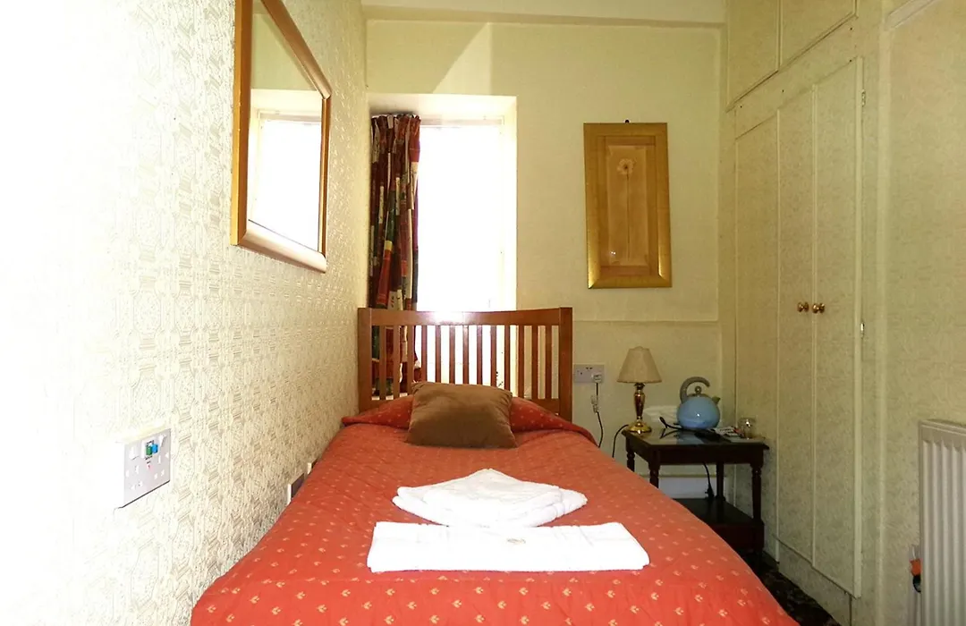 Averon Guest House-1