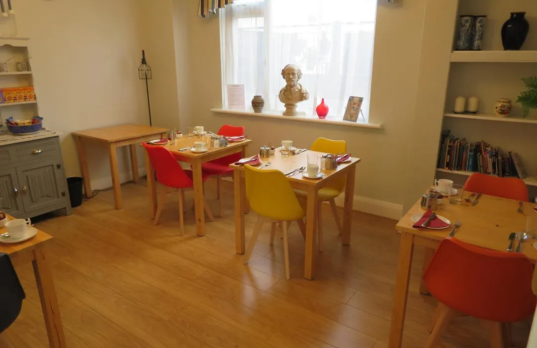 Hudsons Guest House - Adults Only-1