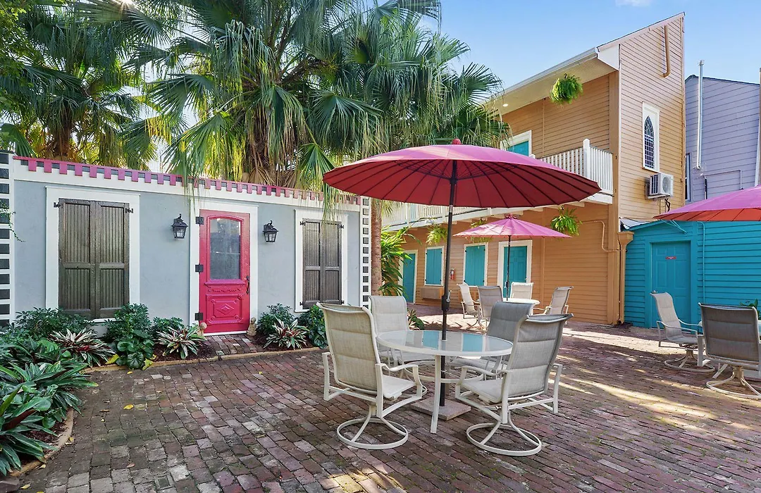 New Orleans Guest House-1