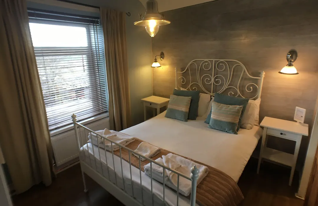 Ty Rosa Rooms-1