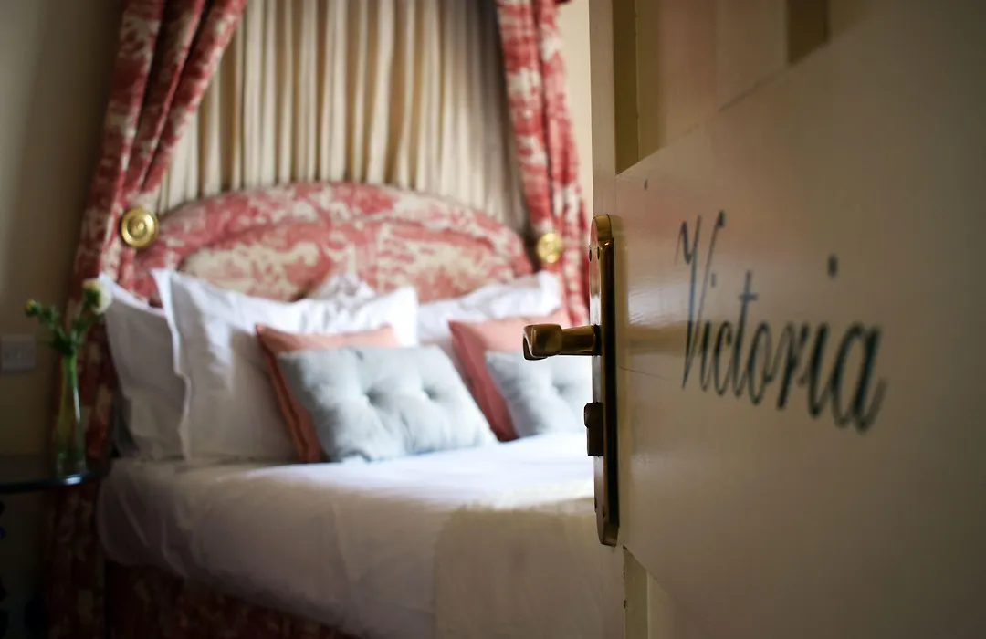 The Windsor Townhouse Air Conditioned Rooms-1