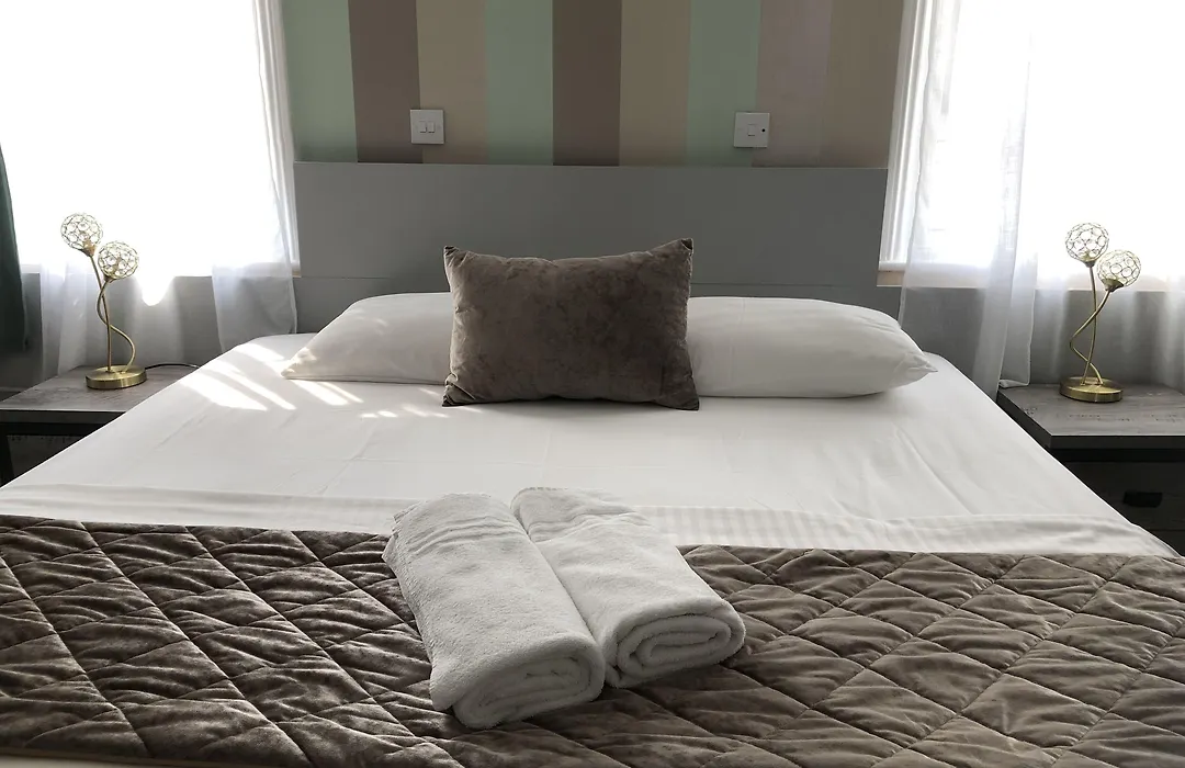Brighton Surf Guest House-1