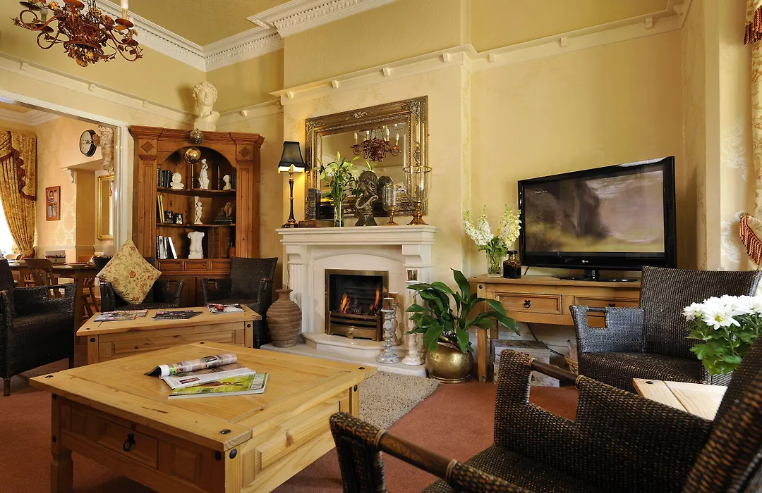 Howarth House-1