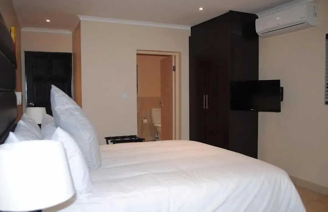 6 On Morris Guest Lodge-1