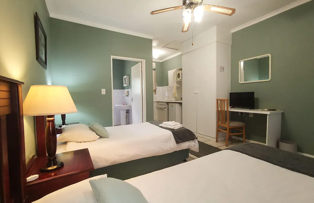 Loerie Guesthouse-1