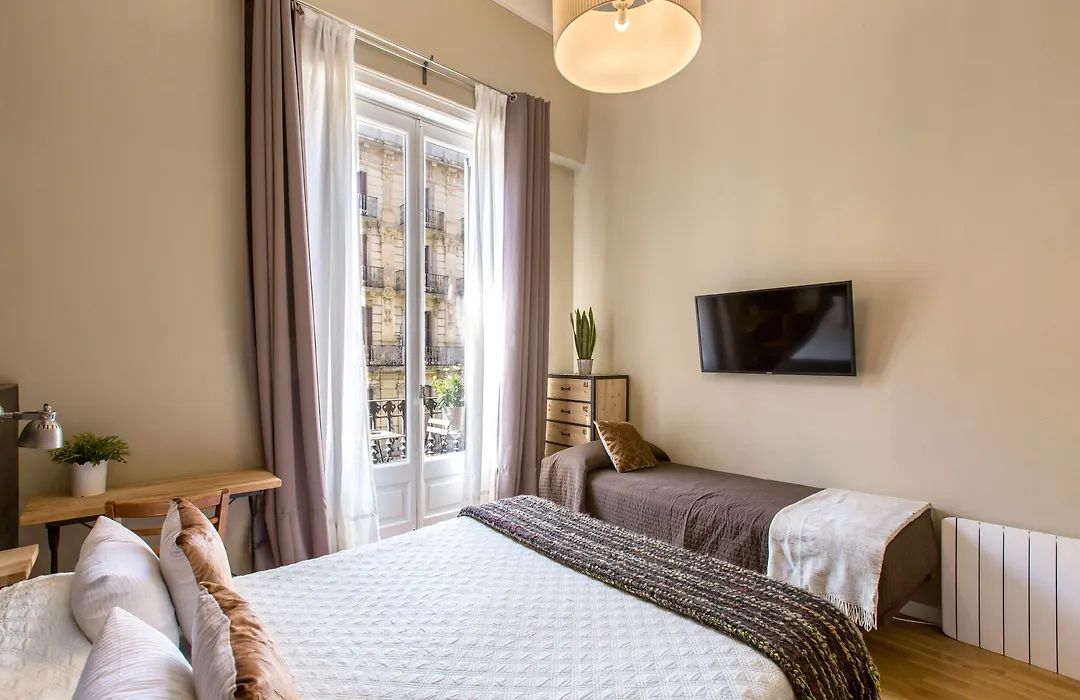 El Born Guest House By Casa Consell-1