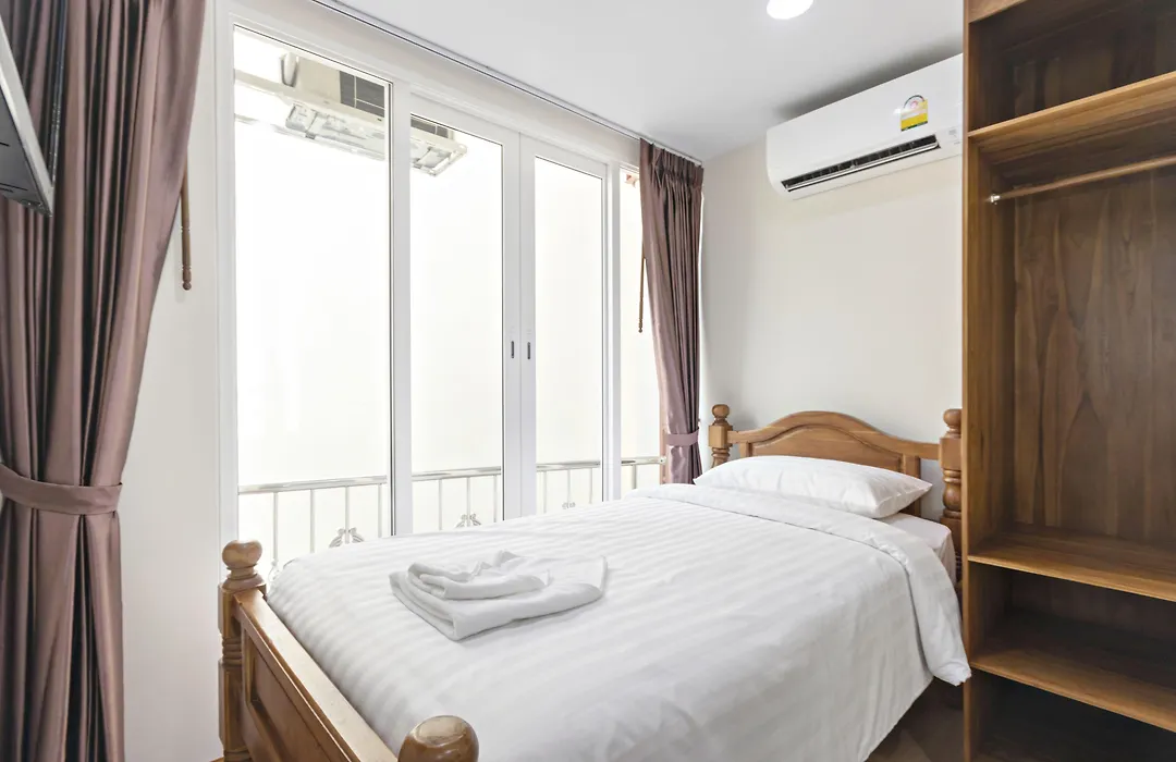 Royale 8 Ville Guest House-1