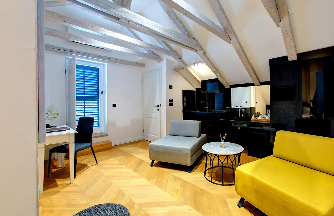 Boutique House Forty-Four-1