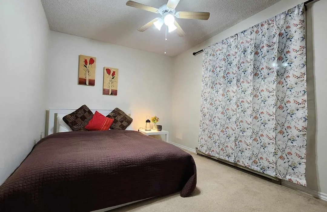 Cozy Town House-1
