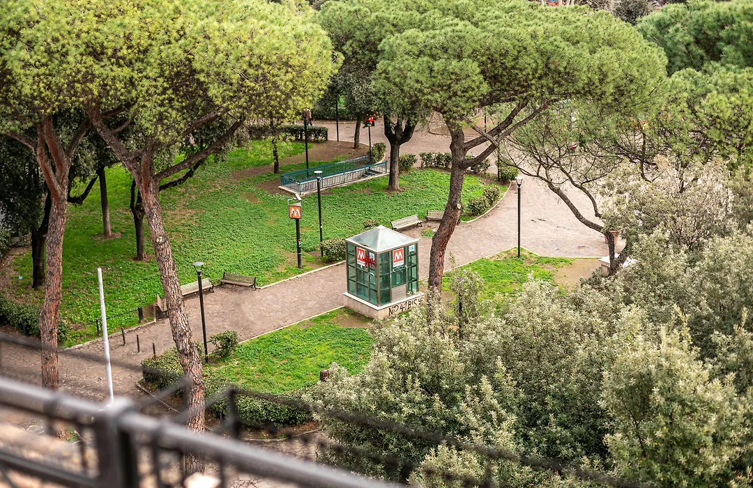 Re Di Roma Rooftop-1
