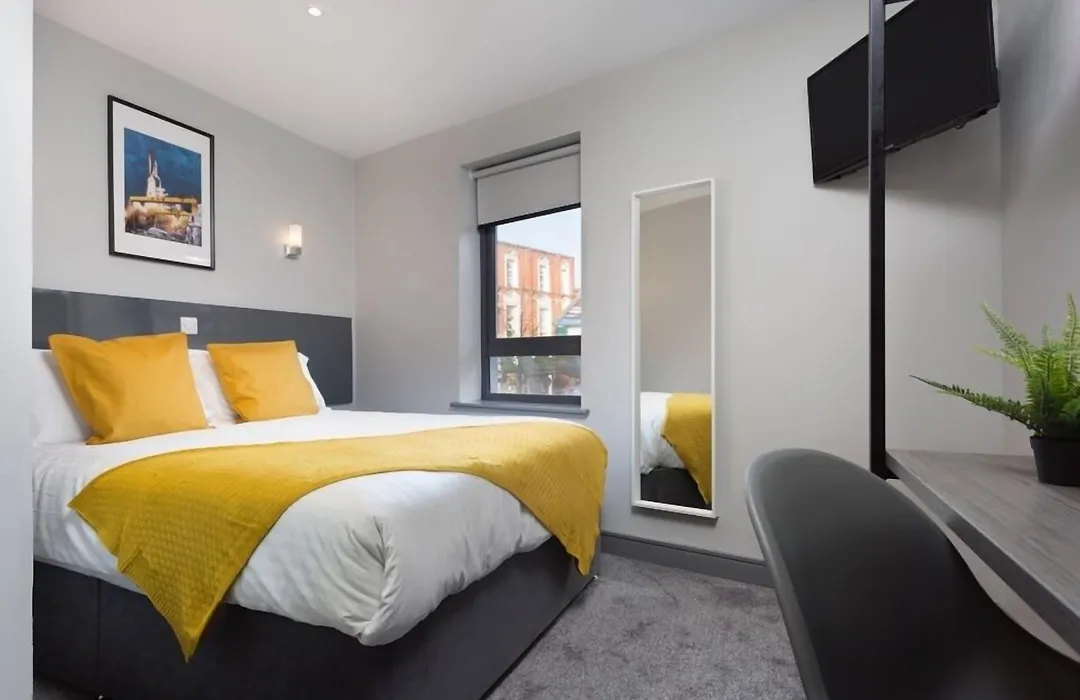 Bank Square Town House-1