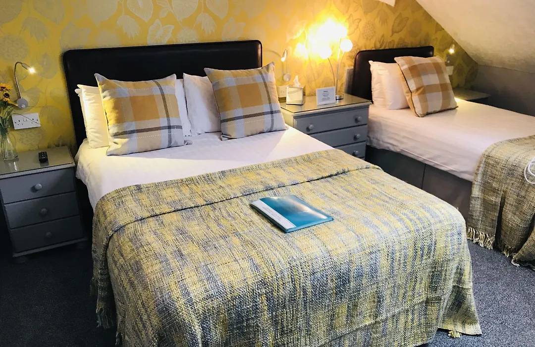 Cornerways Guest House-1