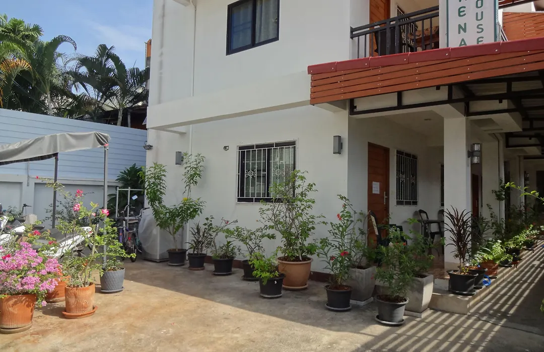 Rena House Chiang Mai-1