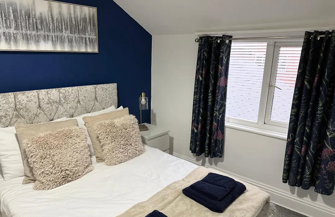 Rooms At 153 Room Only-1
