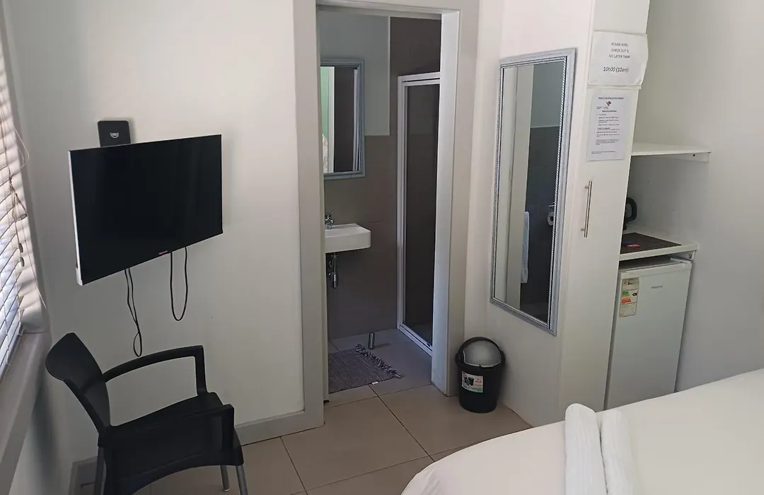Triple9 Hatfield Guesthouse-1