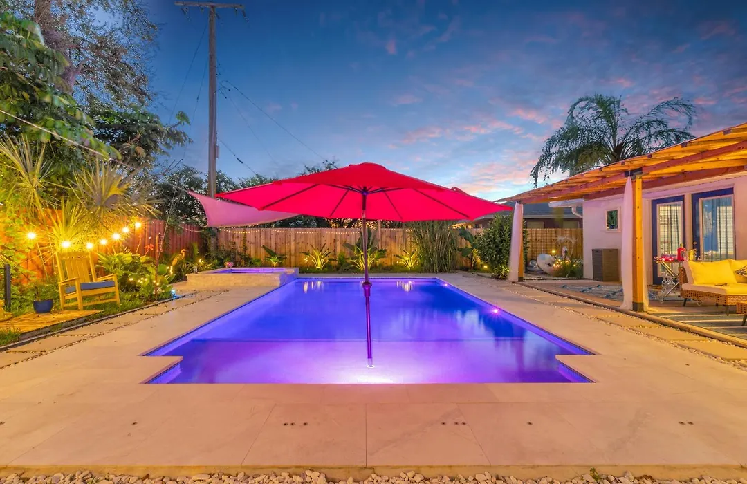 Blue Lizard - Men Only Clothing Optional - Guesthouse & Spa-1