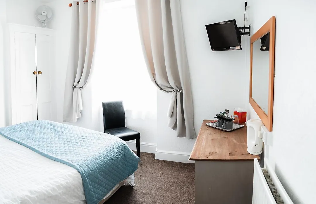 The Clovelly Hotel-1