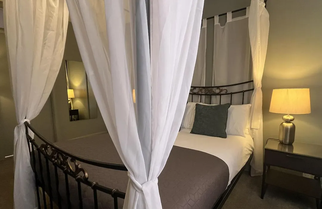 Smugglers Hotel-1