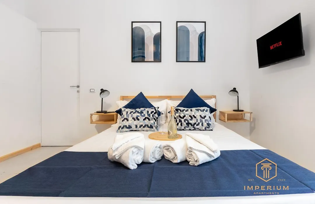 Imperium Vittorio Central Guesthouse - 4 Bdr, City Center, 100Mt To Train Station, Pvt Bathrooms, A-C-1