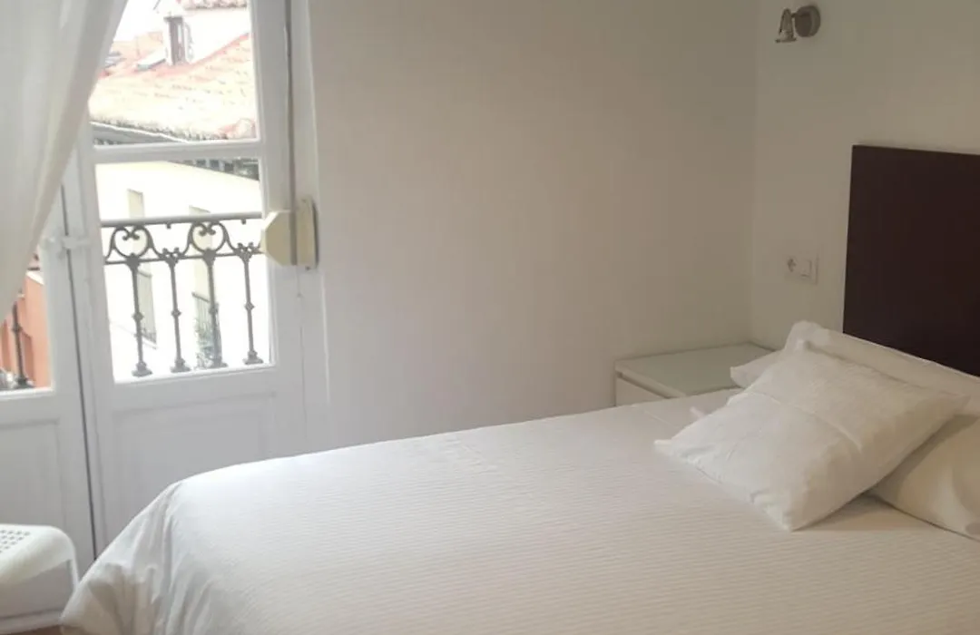 Hostal Santa Isabel-1