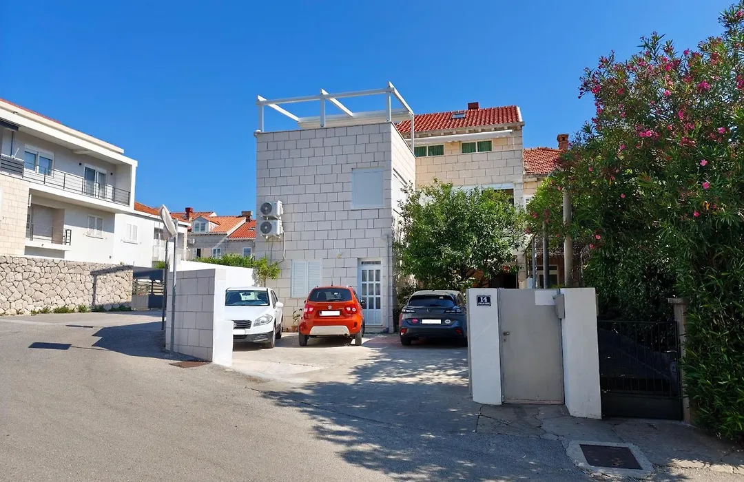 Ava Studio Apartment And Room-1
