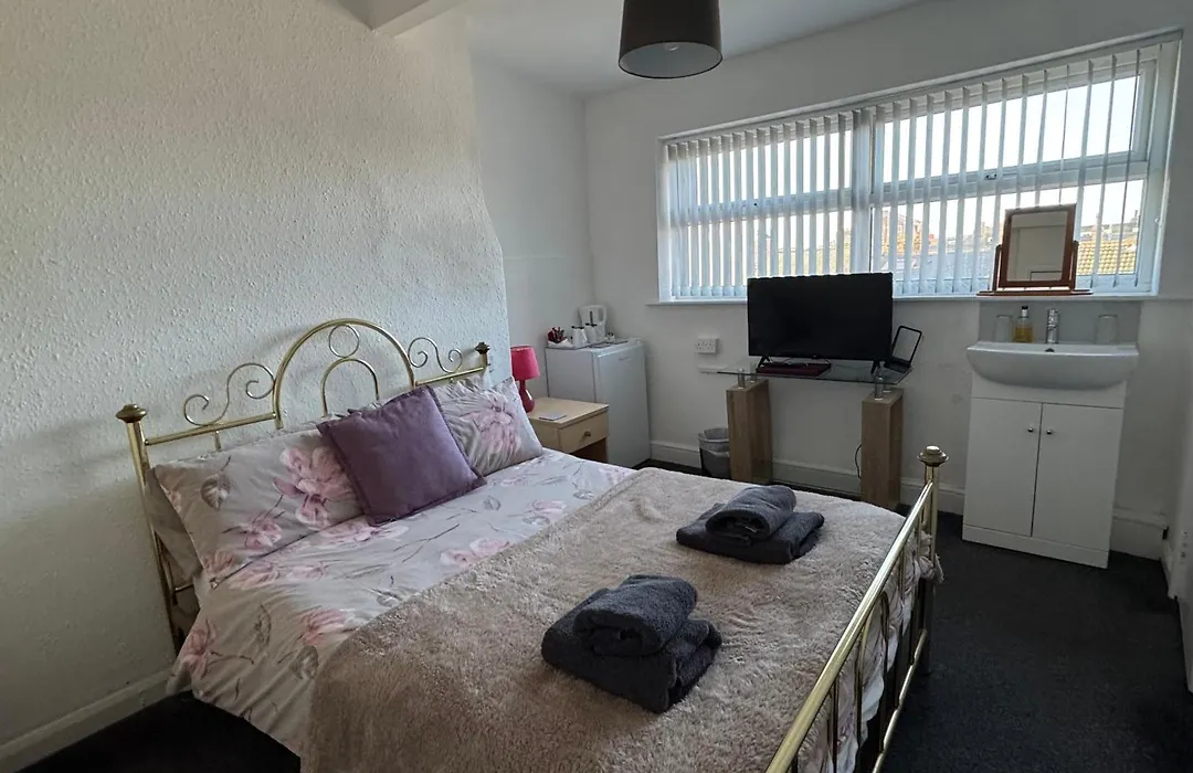 Carlton House Guesthouse-1