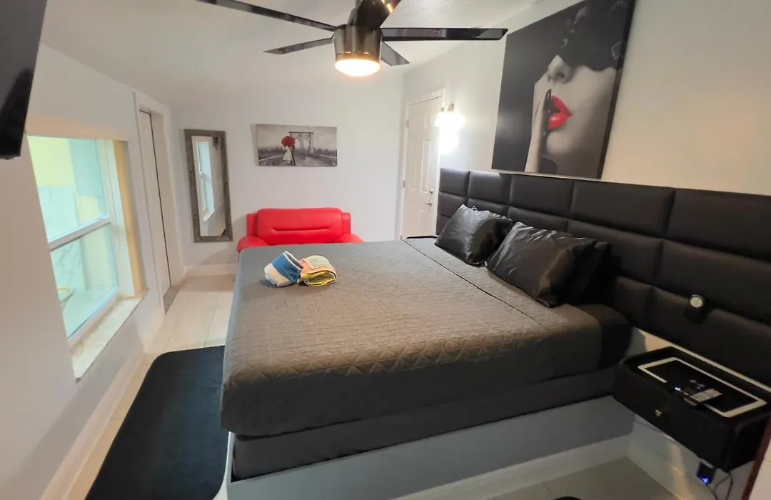 Billy'S Resort- Men Only - Solo Hombres-1