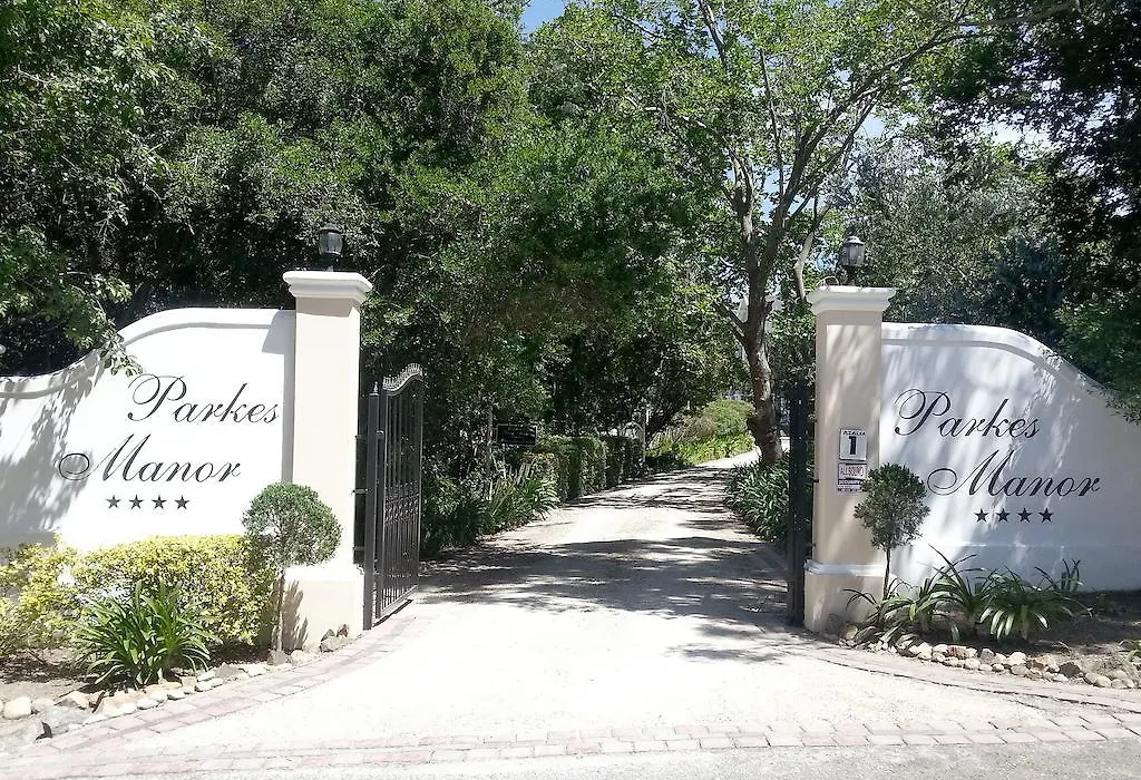 Parkes Manor-1
