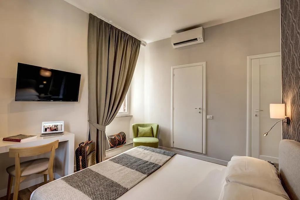 The Club Navona-1