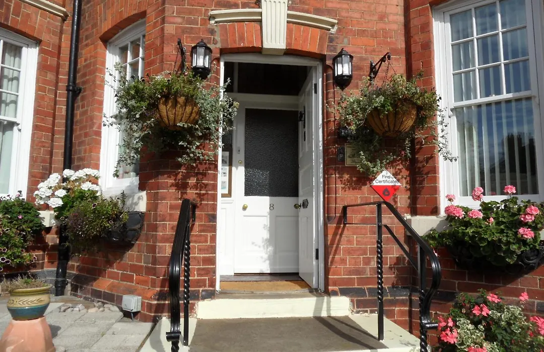 Glenora Guest House-1