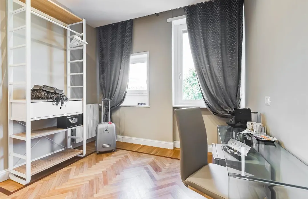 Mellini Palace Suites By Premium Suites Collection-1