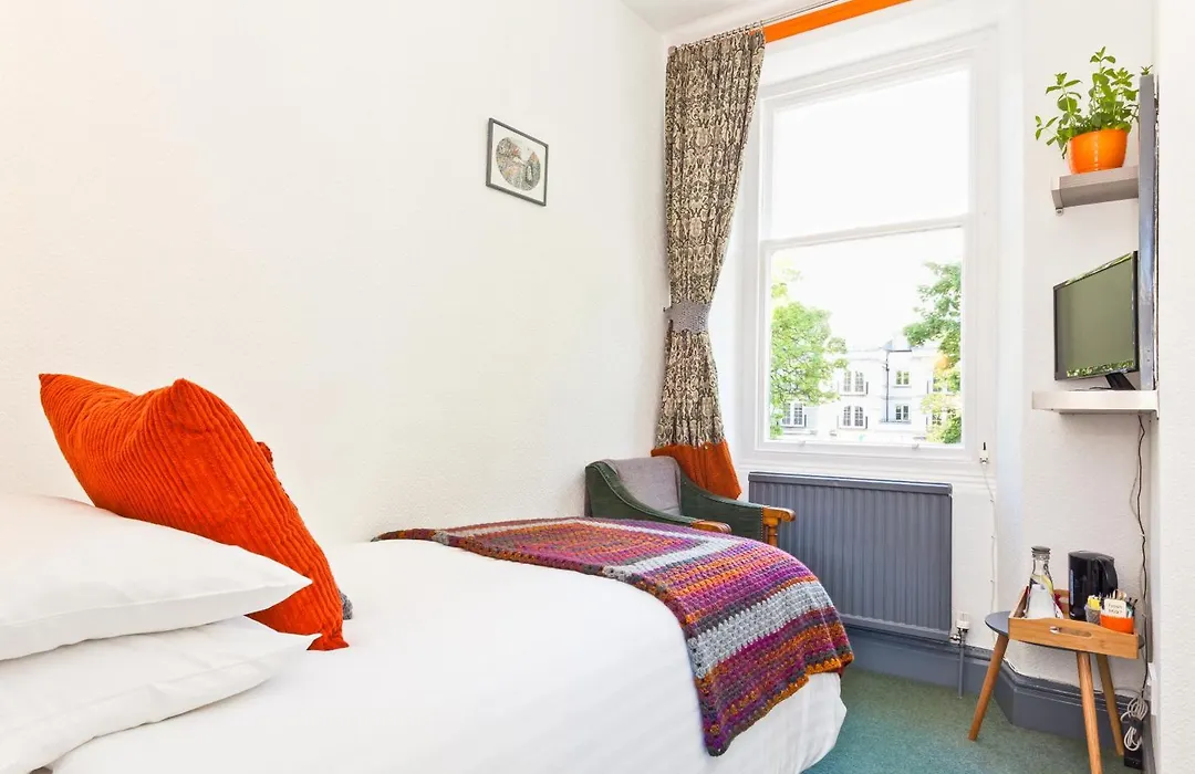 Lyndhurst Guest House-1