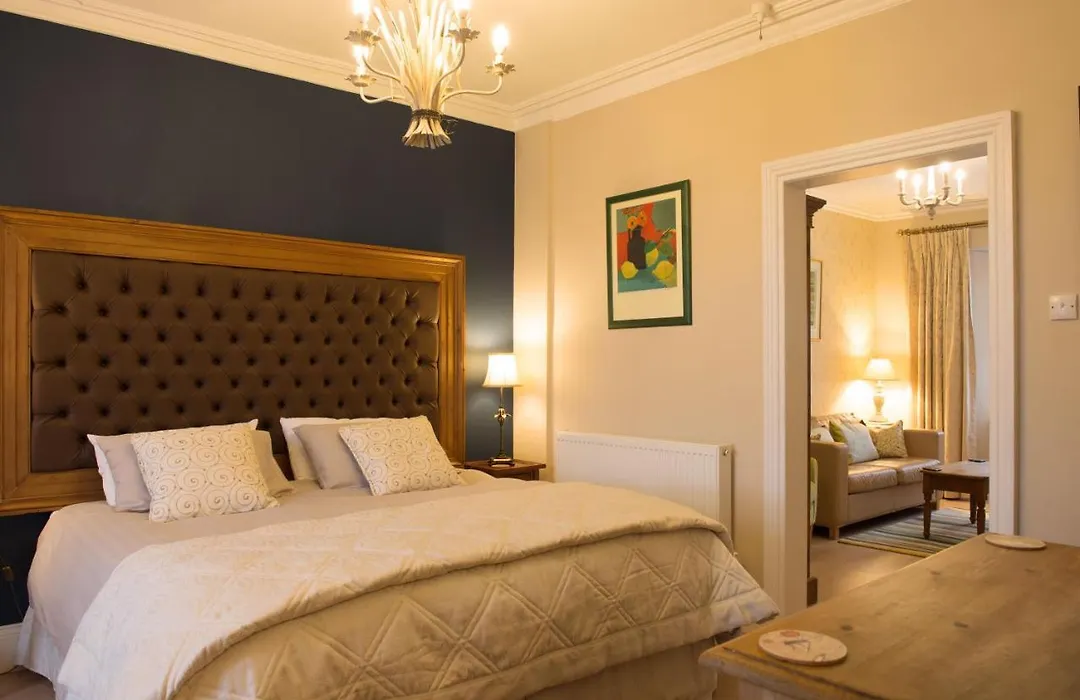Ascot House Hotel-1