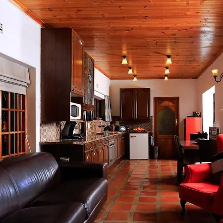 Orange-Ville Lodge & Guesthouse-2