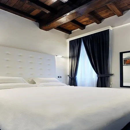 Pantheon Royal Suite-2